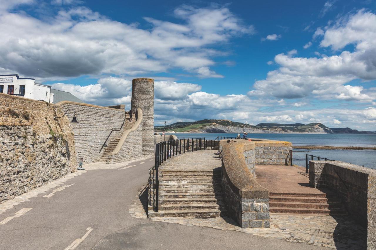 Rock Point Inn ライム・レジス エクステリア 写真